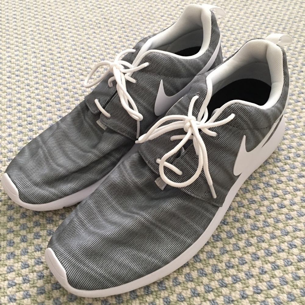 NIKE Roshe Run
